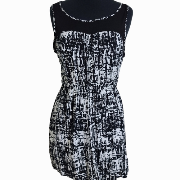 Forever 21 Dresses & Skirts - Forever 21 mini dress sleeveless sz M